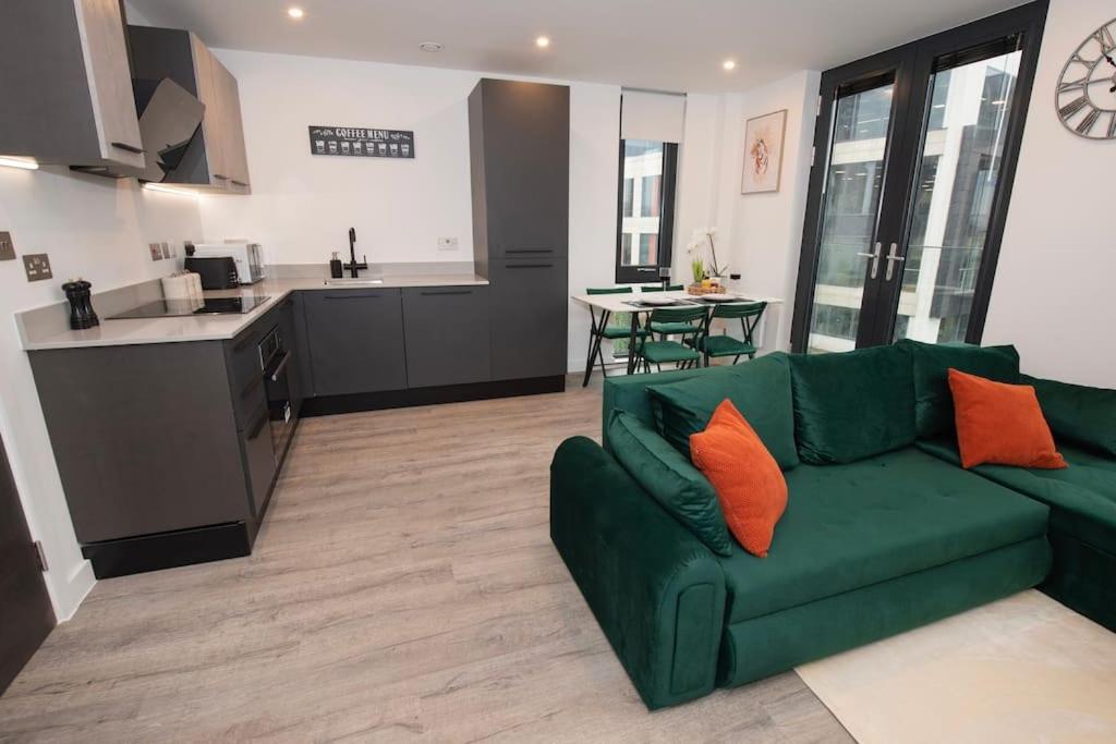 Appartamento Deluxe 2 Bed York Flat With Gym Sleeps 6 Esterno foto