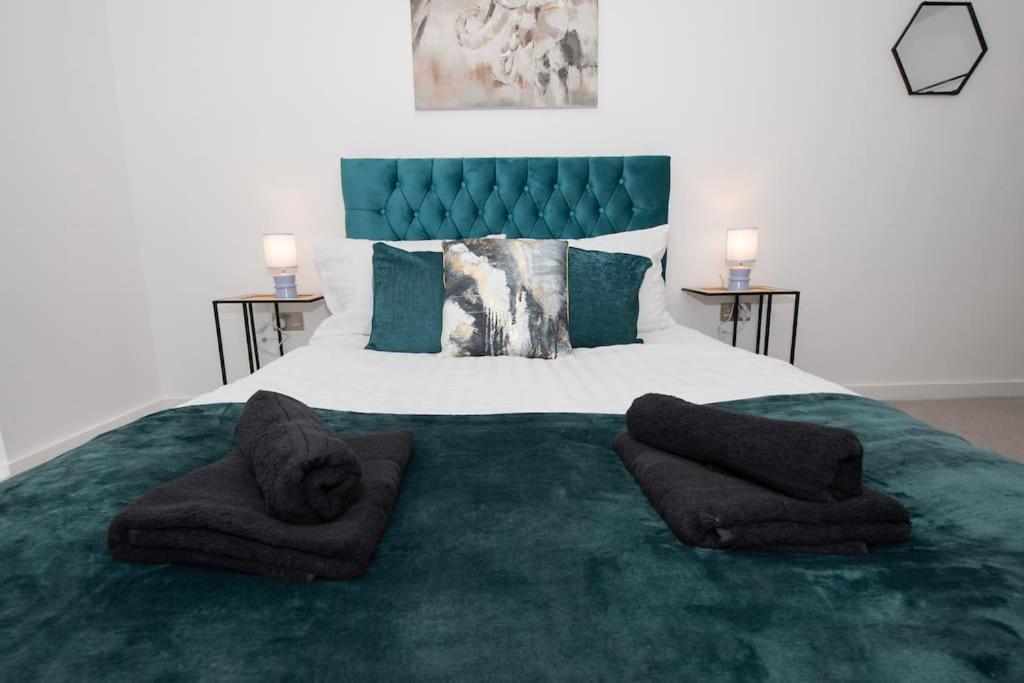 Appartamento Deluxe 2 Bed York Flat With Gym Sleeps 6 Esterno foto