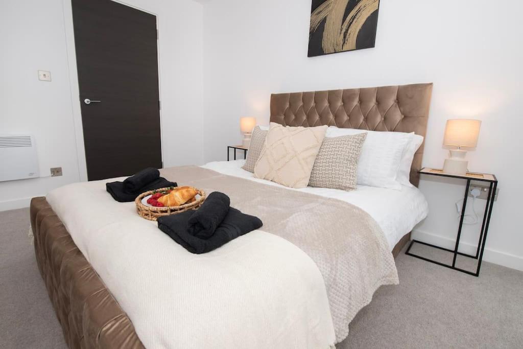 Appartamento Deluxe 2 Bed York Flat With Gym Sleeps 6 Esterno foto