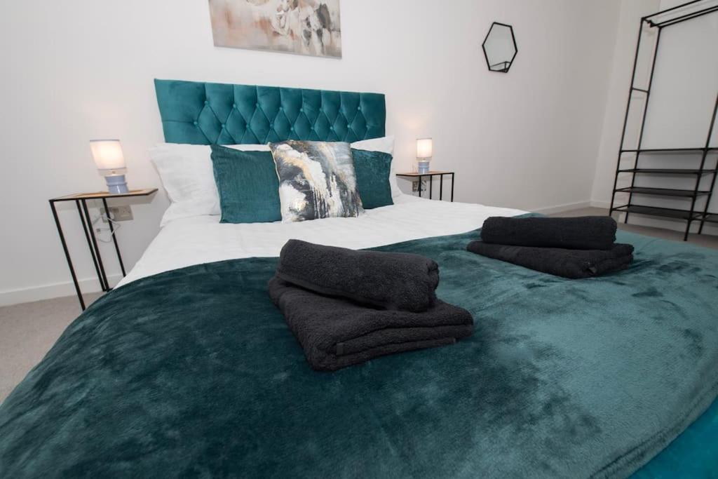 Appartamento Deluxe 2 Bed York Flat With Gym Sleeps 6 Esterno foto
